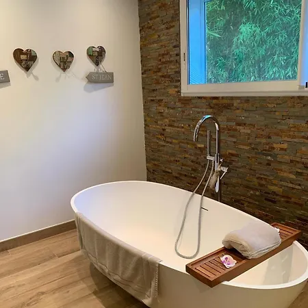 Les Voiles De Valescure D'hôtes Et Son Espace Bien Couette-café