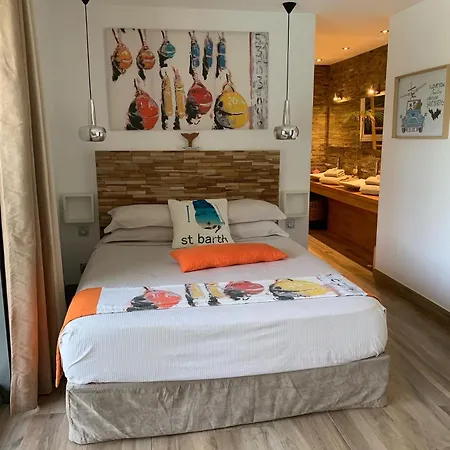 Bed & Breakfast Les Voiles De Valescure 4*
