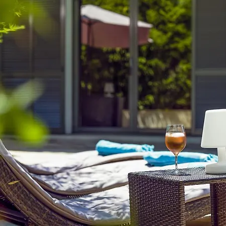 Les Voiles De Valescure D'hotes Et Son Espace Bien Etre Couette-café 4*