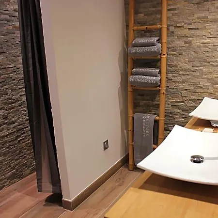 Les Voiles De Valescure D'hotes Et Son Espace Bien Etre Bed & Breakfast 4*