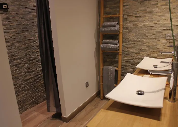 Les Voiles De Valescure Bed & Breakfast 4*